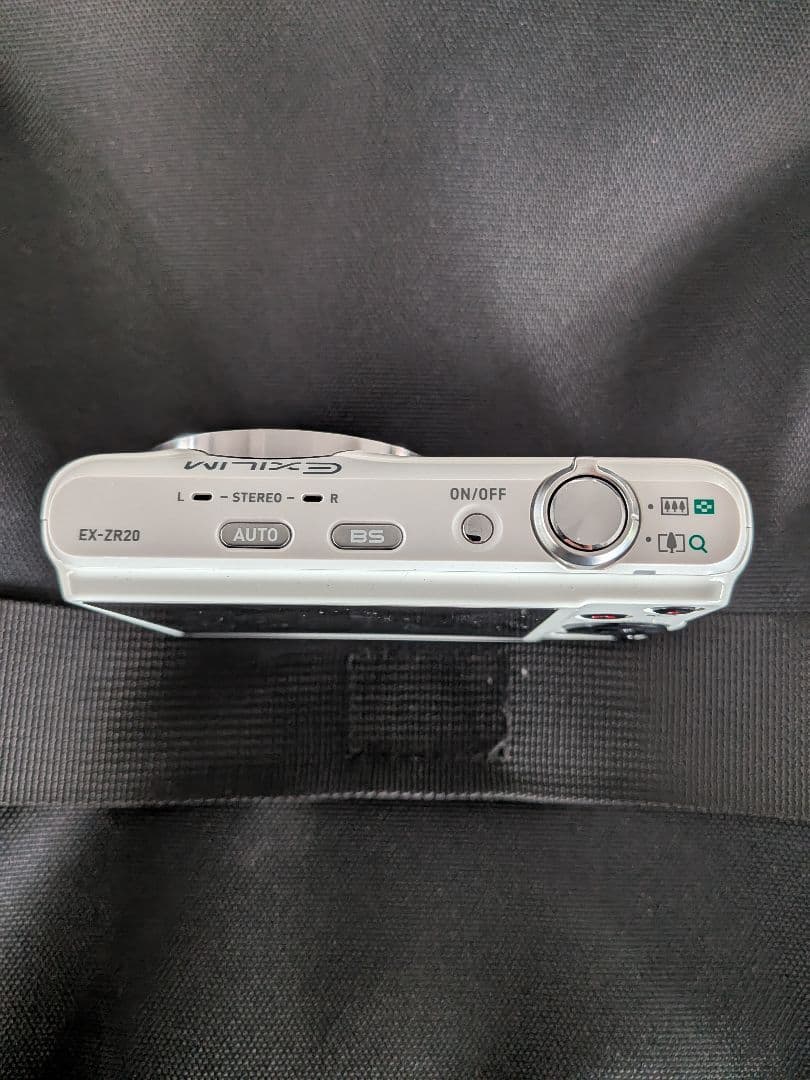 デジタルカメラ CASIO EX-ZR20