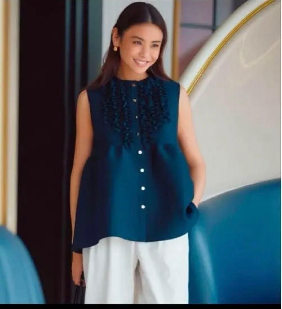 UNITED ARROWS フリルノースリーブ　ベストネイビー