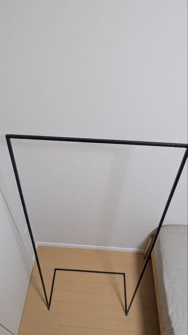 値下げ★ハンガーラック スリム 鉄製　おしゃれ　 完成品　高さ150cm