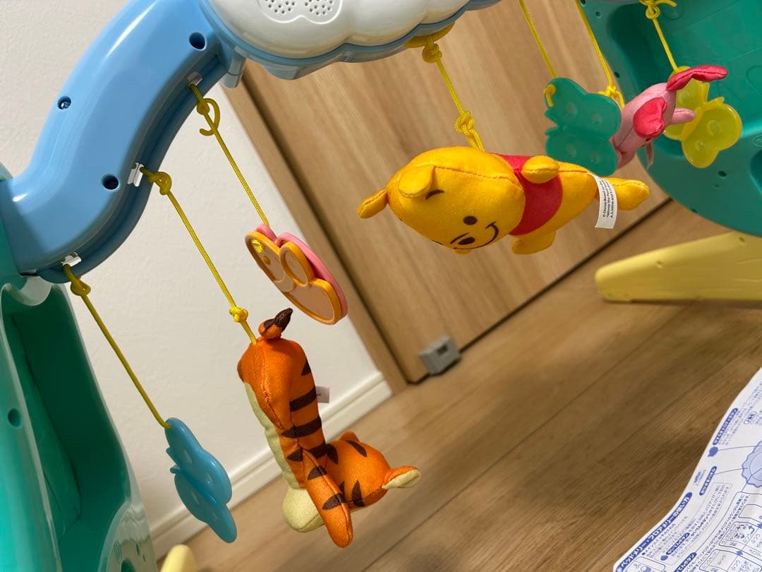 ★新品電池入り★ くまのプーさん　えらべる回転 6WAYジムにへんしんメリー