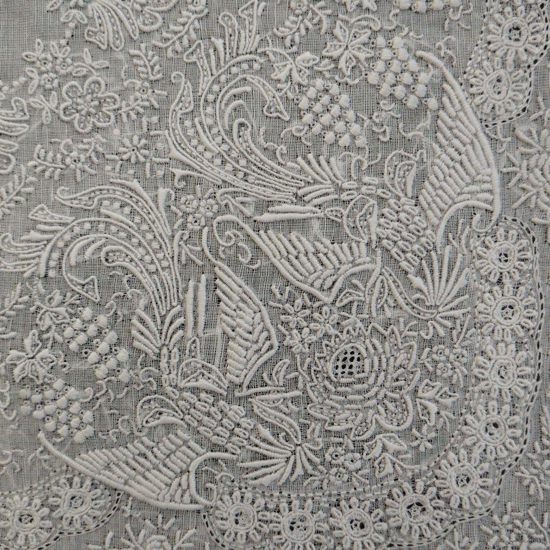 期間限定お値下げ（新品未開封）スワトウ花柄鳳凰刺繍 ハンカチ