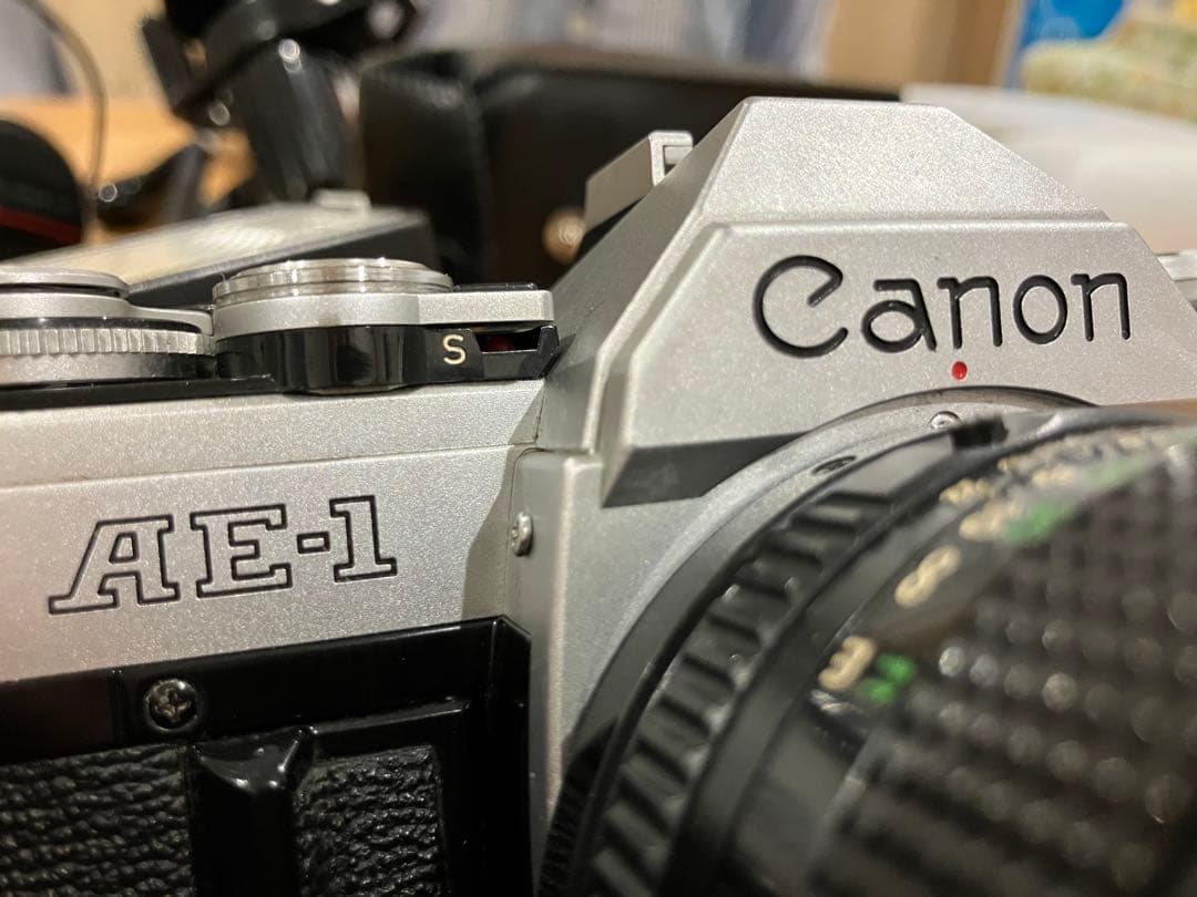Canon AE-1 フィルム一眼レフカメラ　ストロボ付き