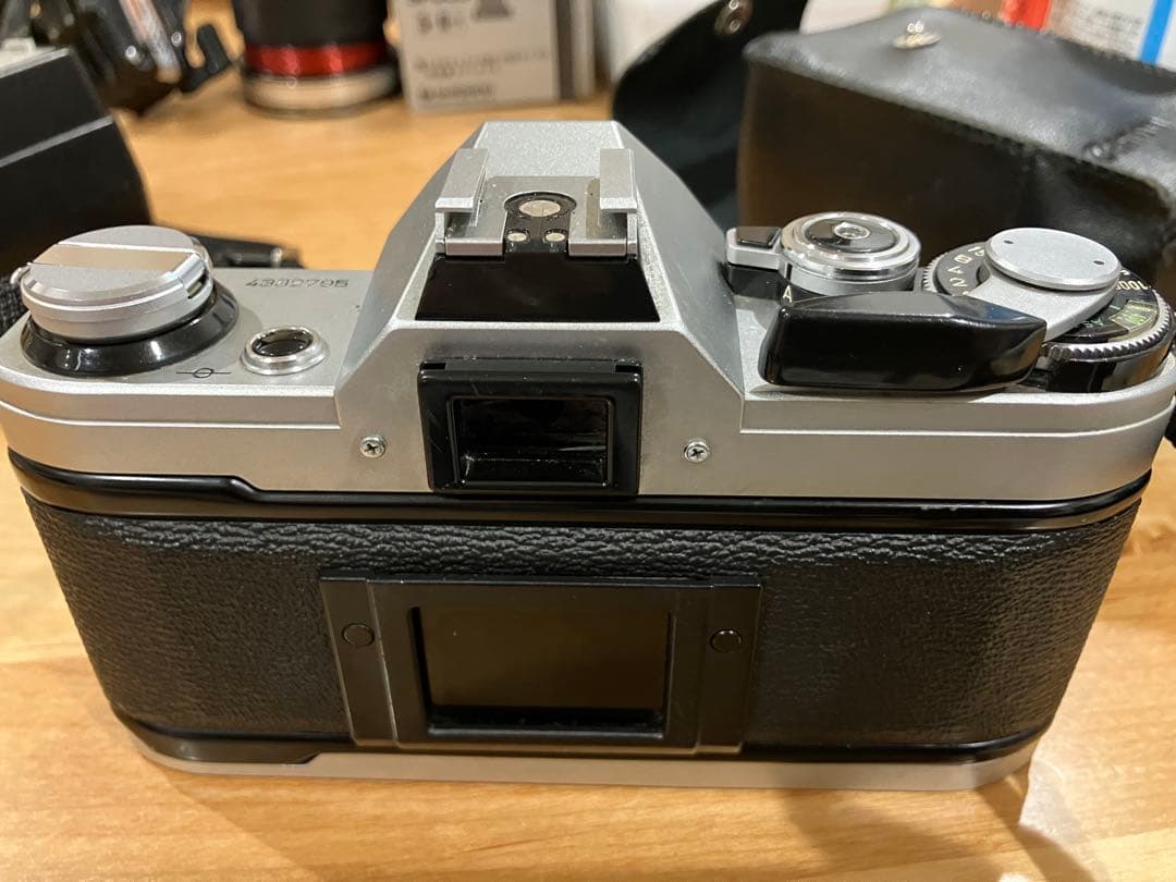 Canon AE-1 フィルム一眼レフカメラ　ストロボ付き