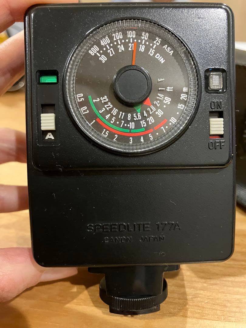 Canon AE-1 フィルム一眼レフカメラ　ストロボ付き