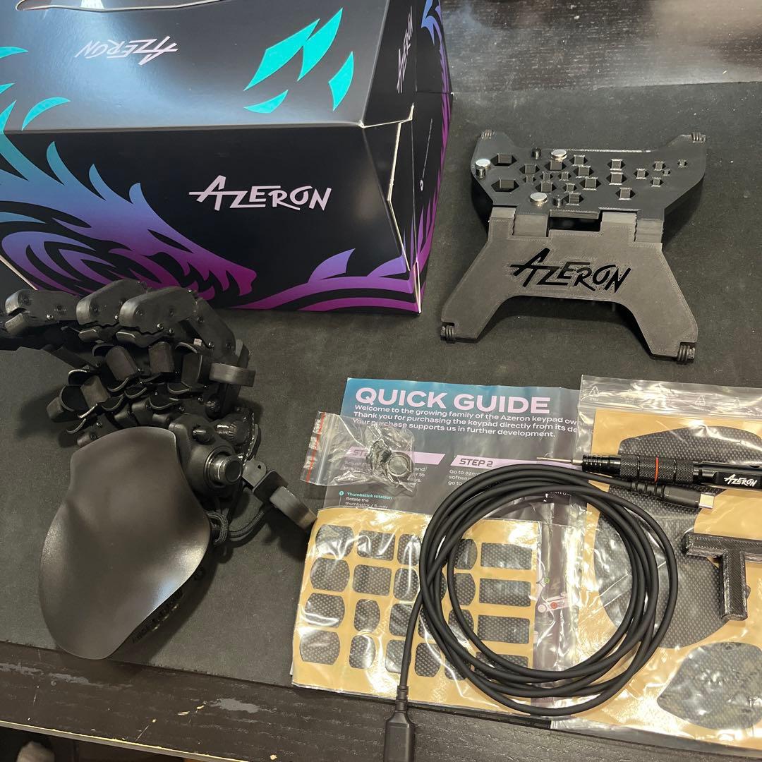 Azeron Cyborg2 ゲーミングキーパッド 左手用デバイス