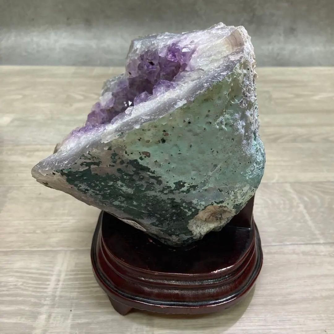 アメジスト クラスター 2.6kg 洞形 約15cm 木製台座 箱付き