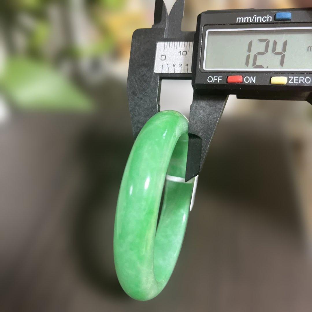 濃い緑糯種翡翠バングル