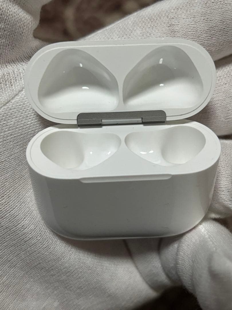AirPods4 MXP63J/A アクティブノイズキャンセリング非搭載