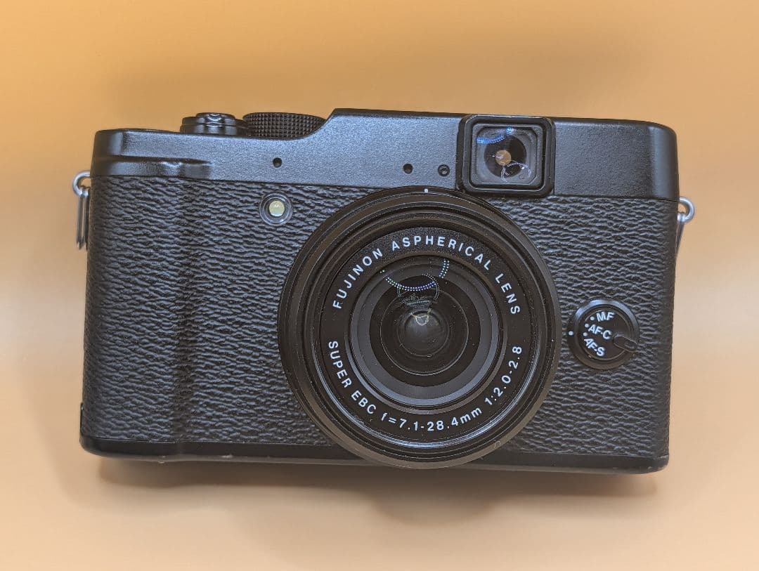 フジ Fujifilm X-10 コンパクトデジタルカメラ