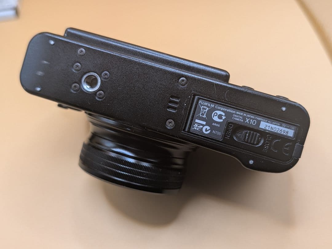 フジ Fujifilm X-10 コンパクトデジタルカメラ