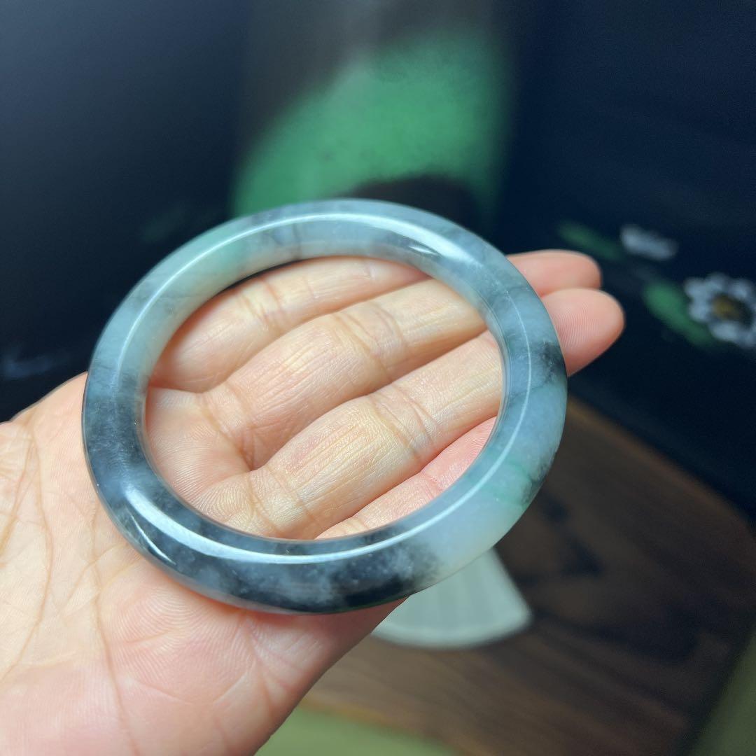 本翡翠　魔除け、天然ミネラル氷種丸型バングル