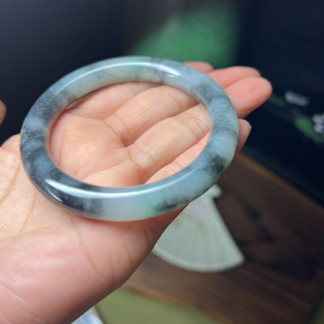 本翡翠　魔除け、天然ミネラル氷種丸型バングル