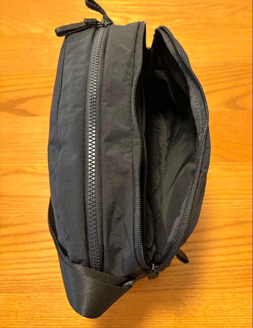 THE NORTH FACE ブラックショルダーバッグ