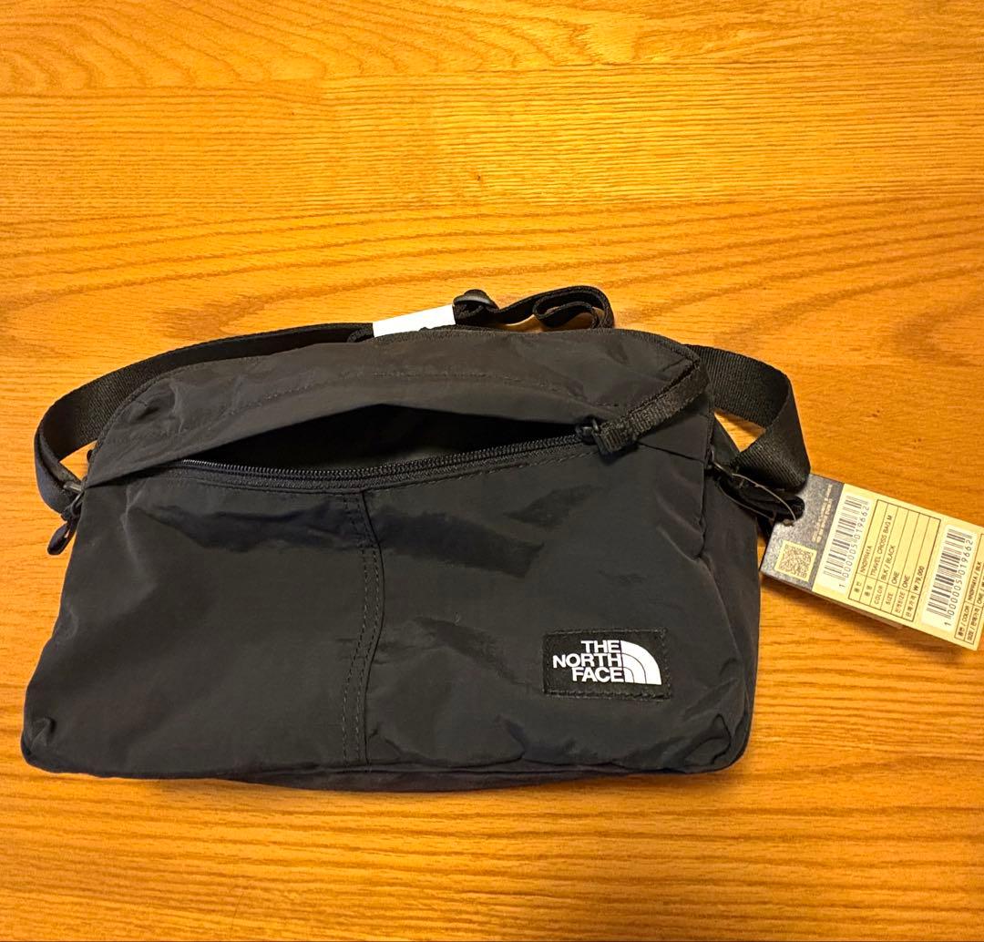 THE NORTH FACE ブラックショルダーバッグ