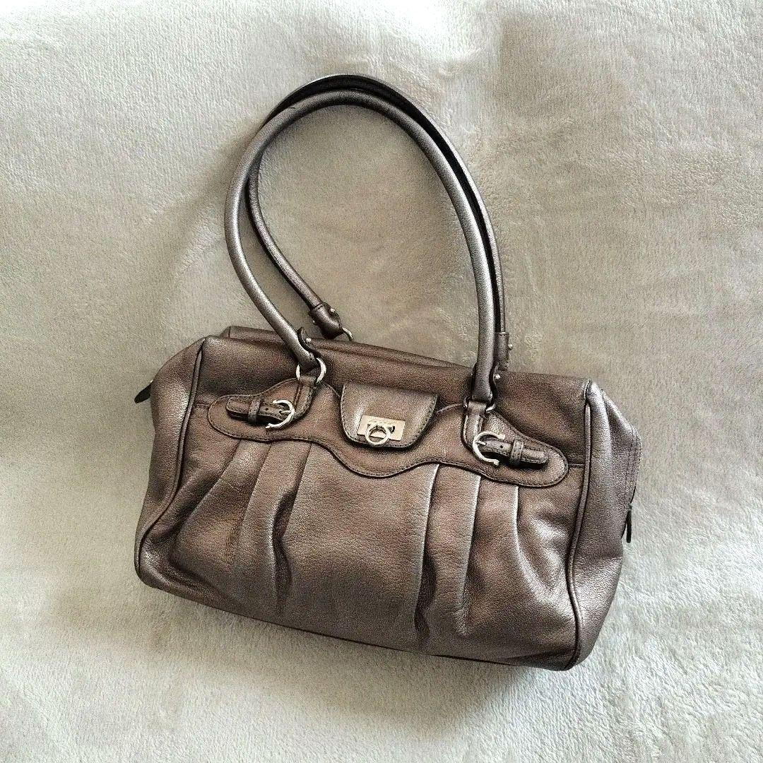 フェラガモsalvatore ferragamoガンチーニ 21 レザーブロンズ