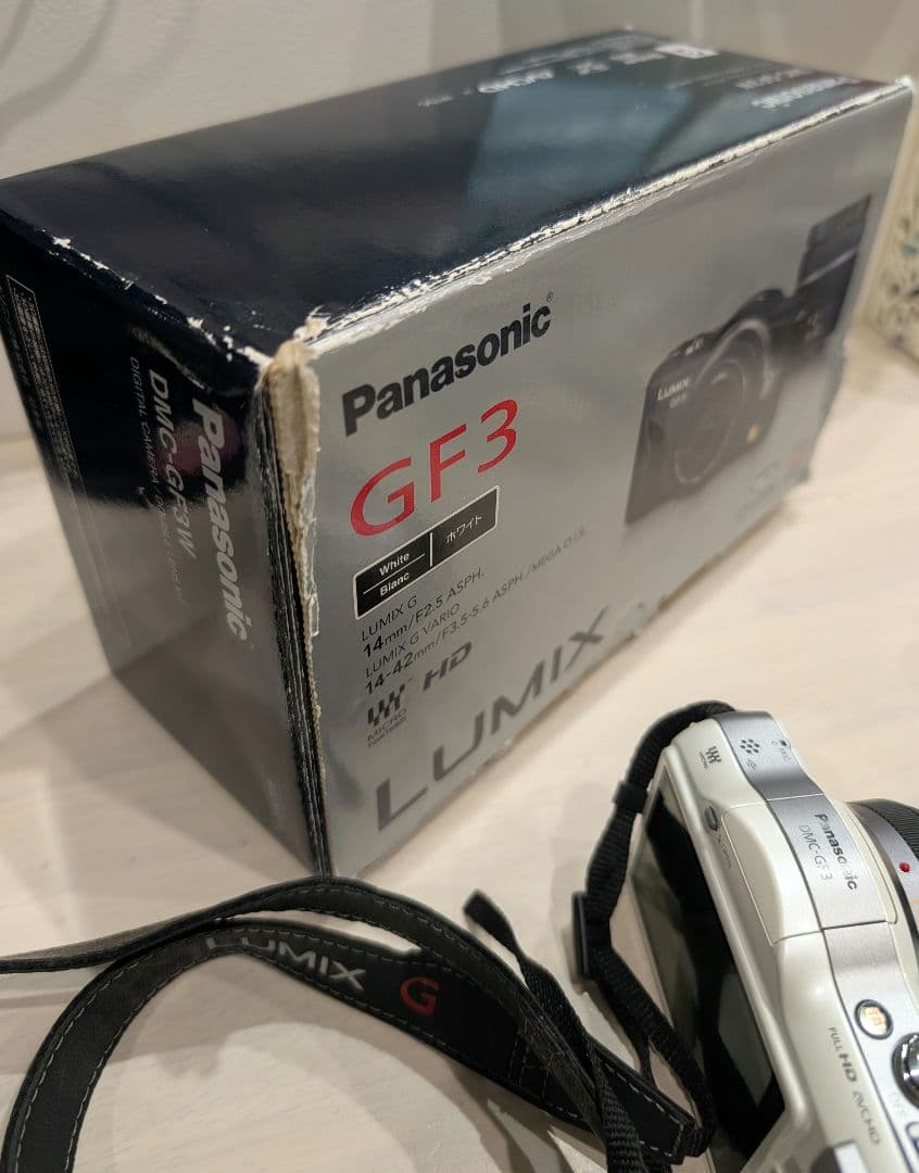 Panasonic GF3 ホワイト 14-42mmレンズ付き