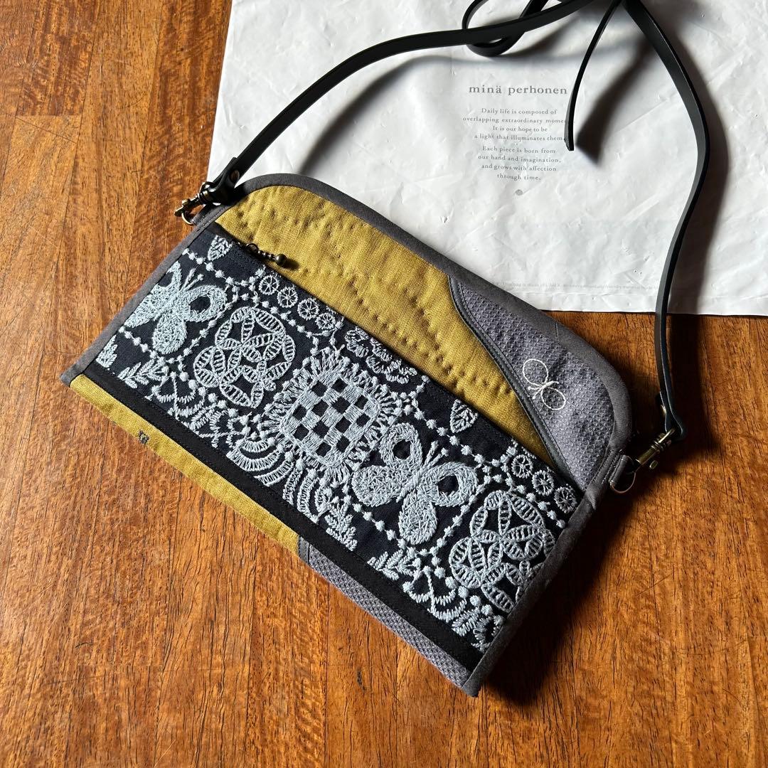 ミナペルホネン　通帳特大バッグ　キルト　papurikko マスタード