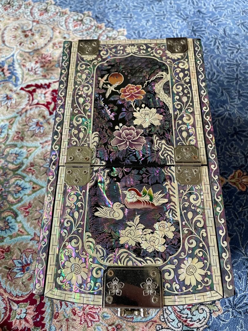 螺鈿細工のジュエリーボックス