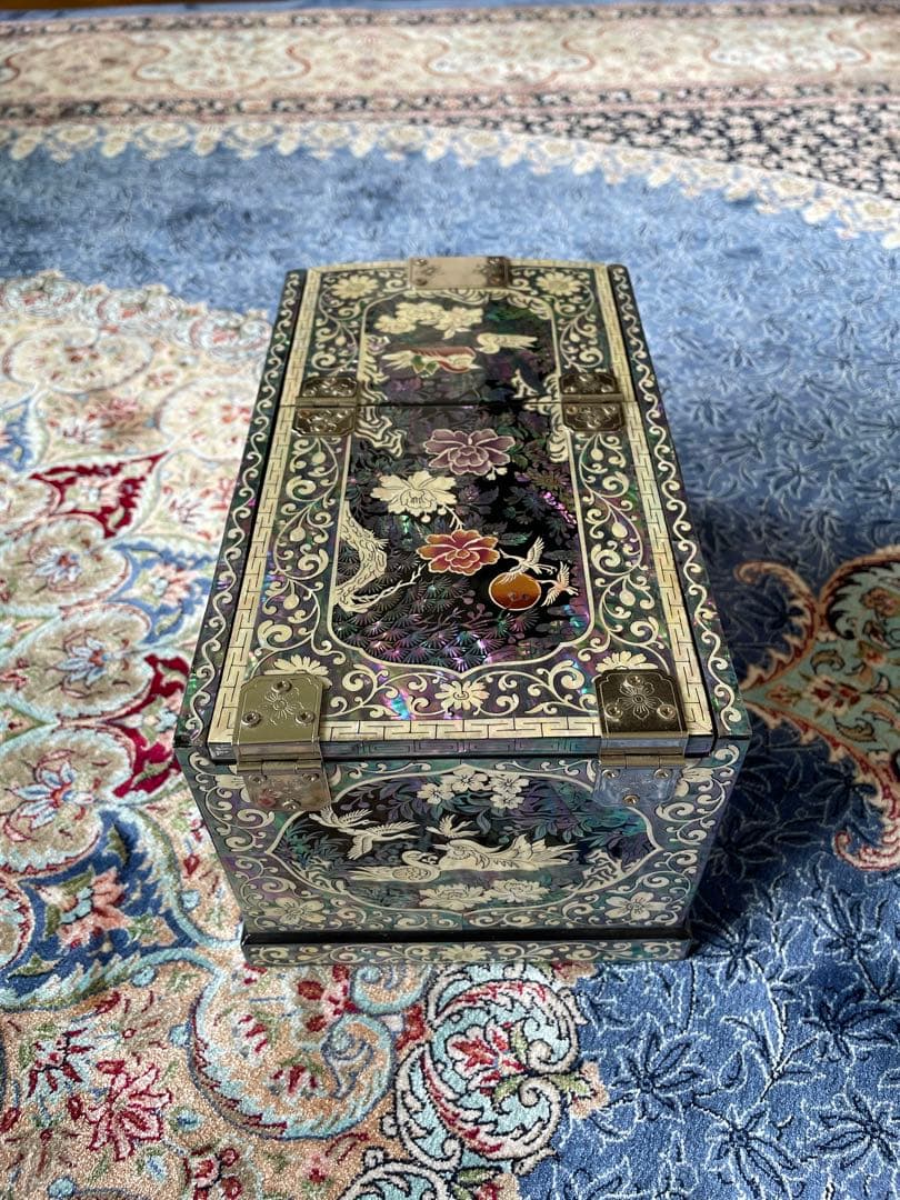 螺鈿細工のジュエリーボックス