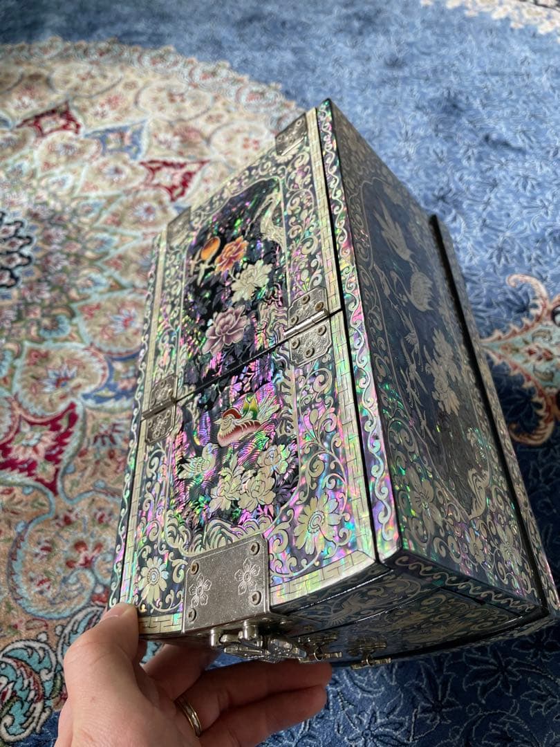 螺鈿細工のジュエリーボックス