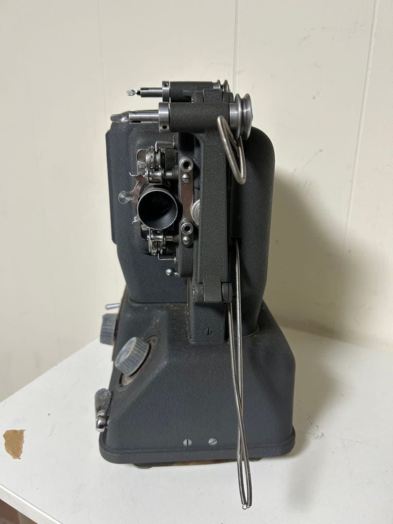 ELMO製　8mm　映写機　プロジェクター　E-80
