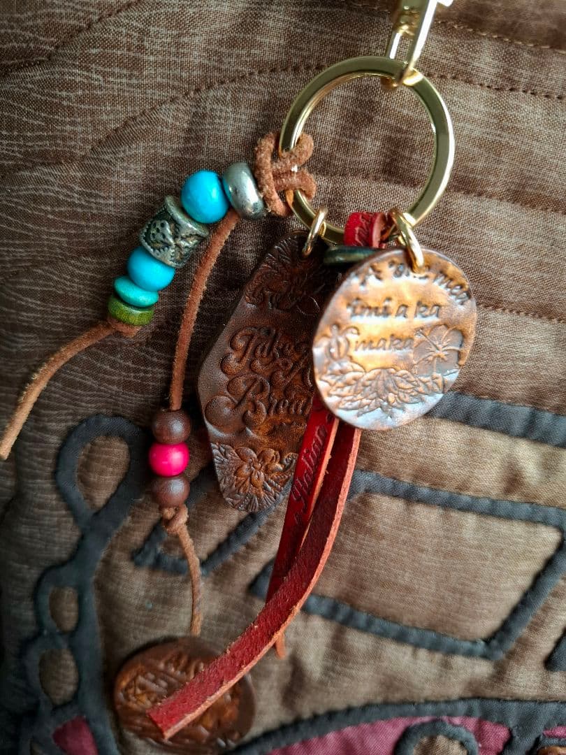 最終お値下げ　ハワイアンキルト　横長　バッグ　バス　2WAY　革タグチャーム付