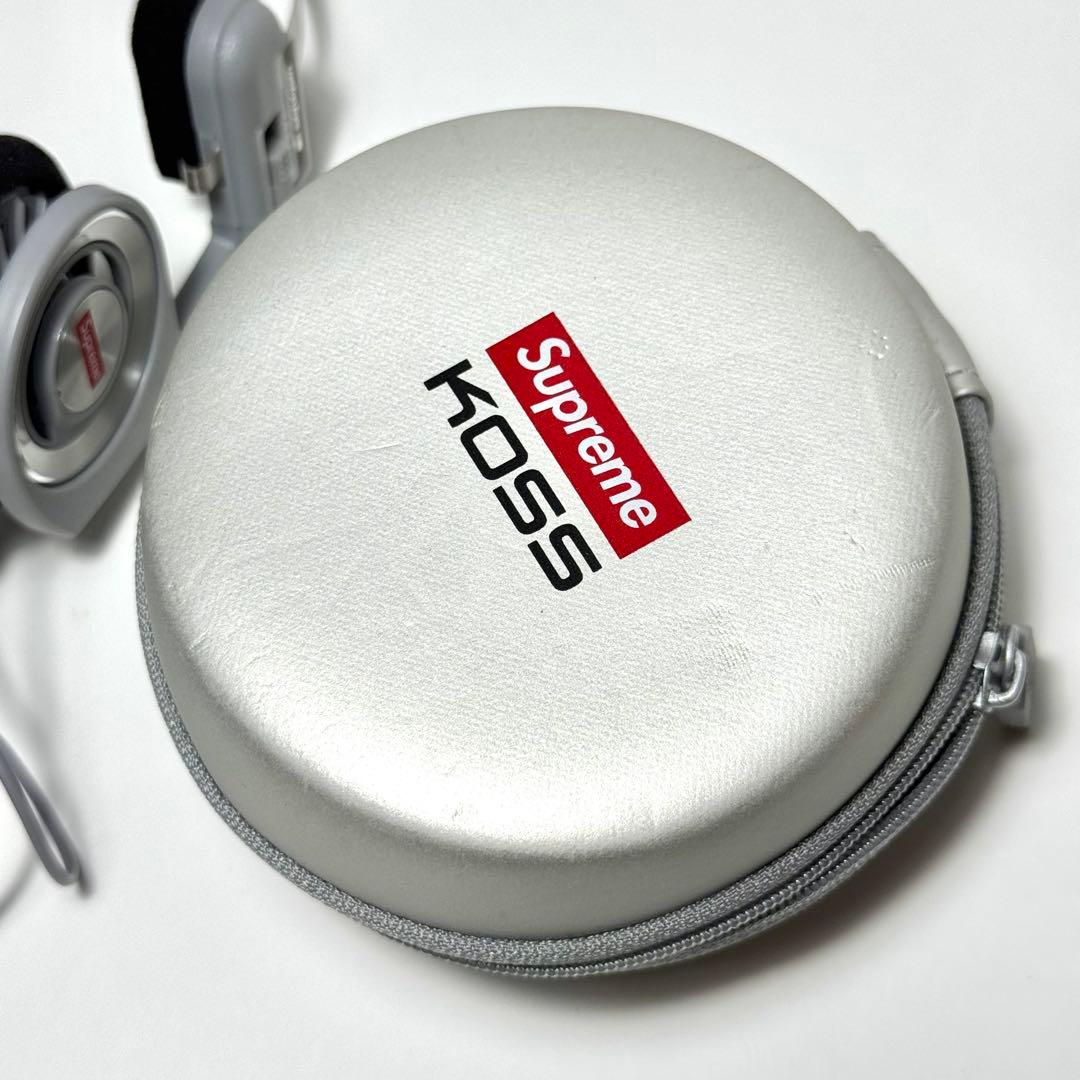 Supreme KOSS シルバー 有線ヘッドホン 収納ケース付き
