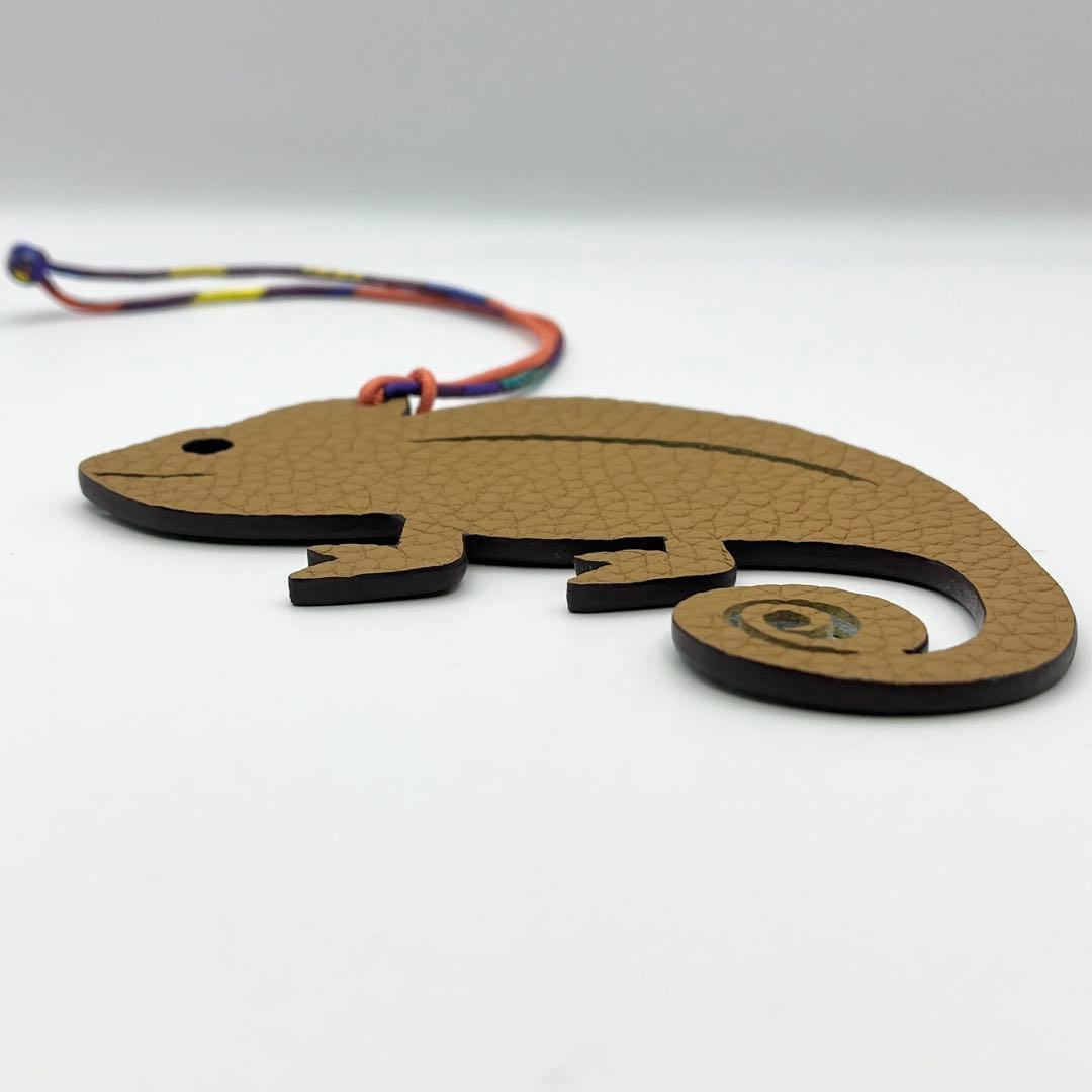 エルメス　プティアッシュ　バッグチャーム　カメレオン　ライトブラウン　緑色