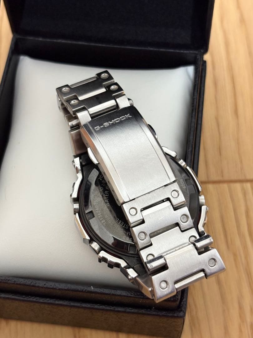 CASIO G-SHOCK GMW-B5000D シルバー メタル