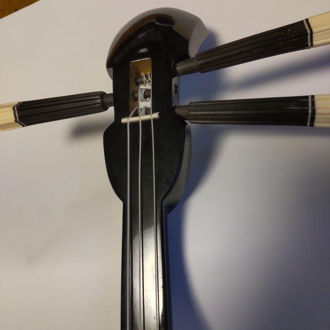 平井！沖縄の伝統的な弦楽器、ヘビ柄 三線 本体＋おまけ(三味線 本体)