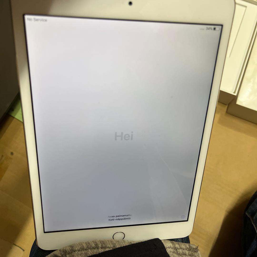 Apple iPad mini 第3世代　128GB cellular ゴールド