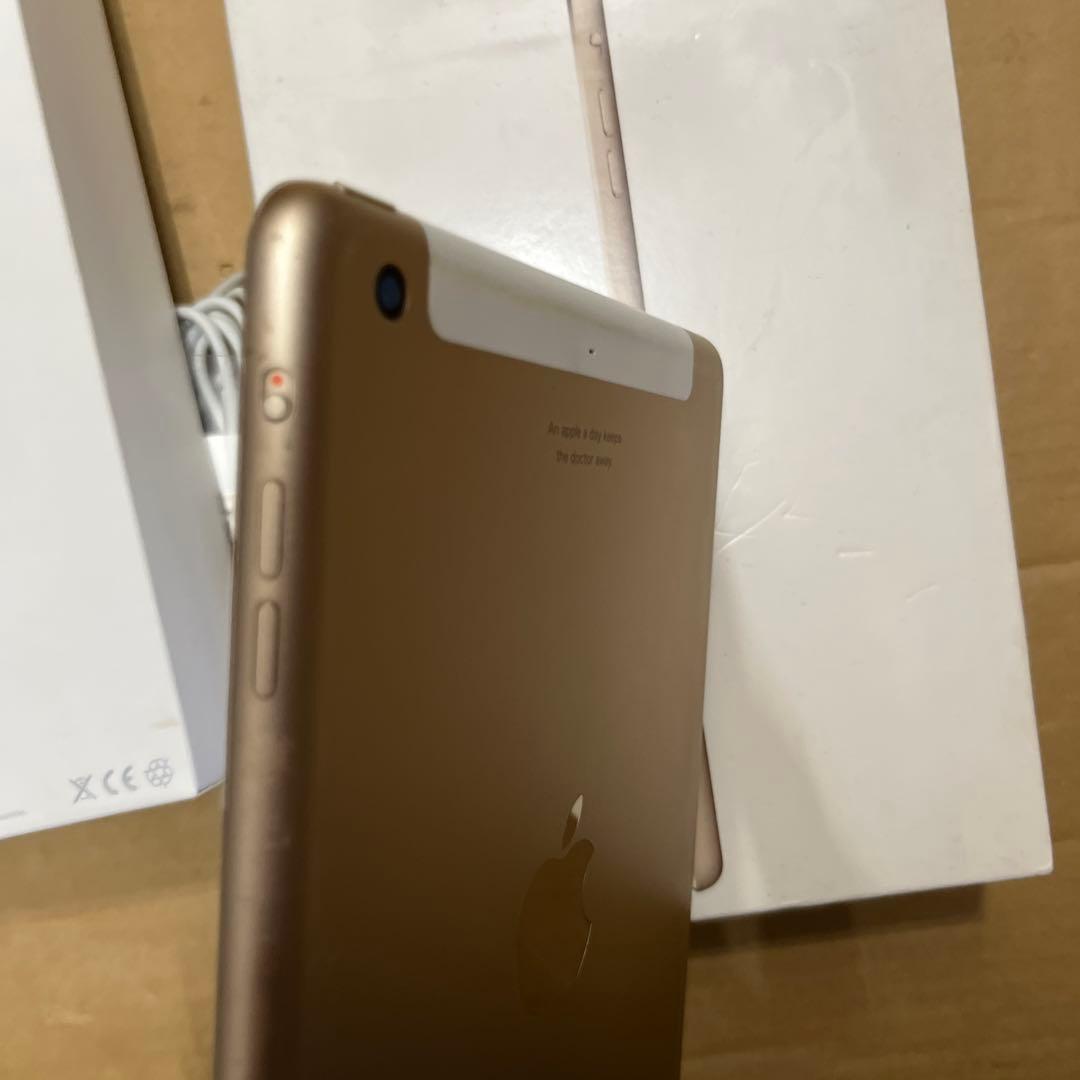 Apple iPad mini 第3世代　128GB cellular ゴールド