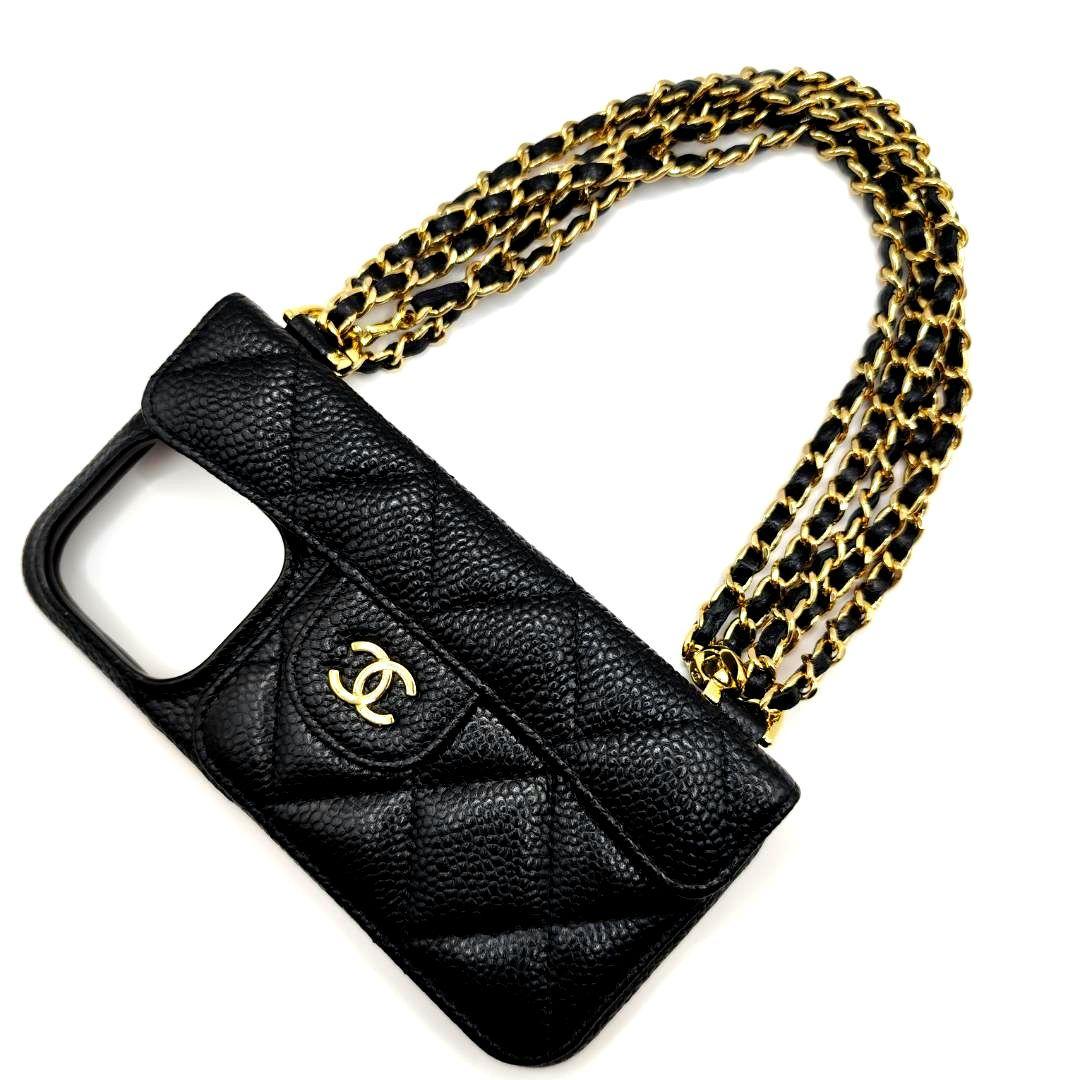現行極美品！シャネル iPhone14Proスマホケースキャビアスキンマトラッセ