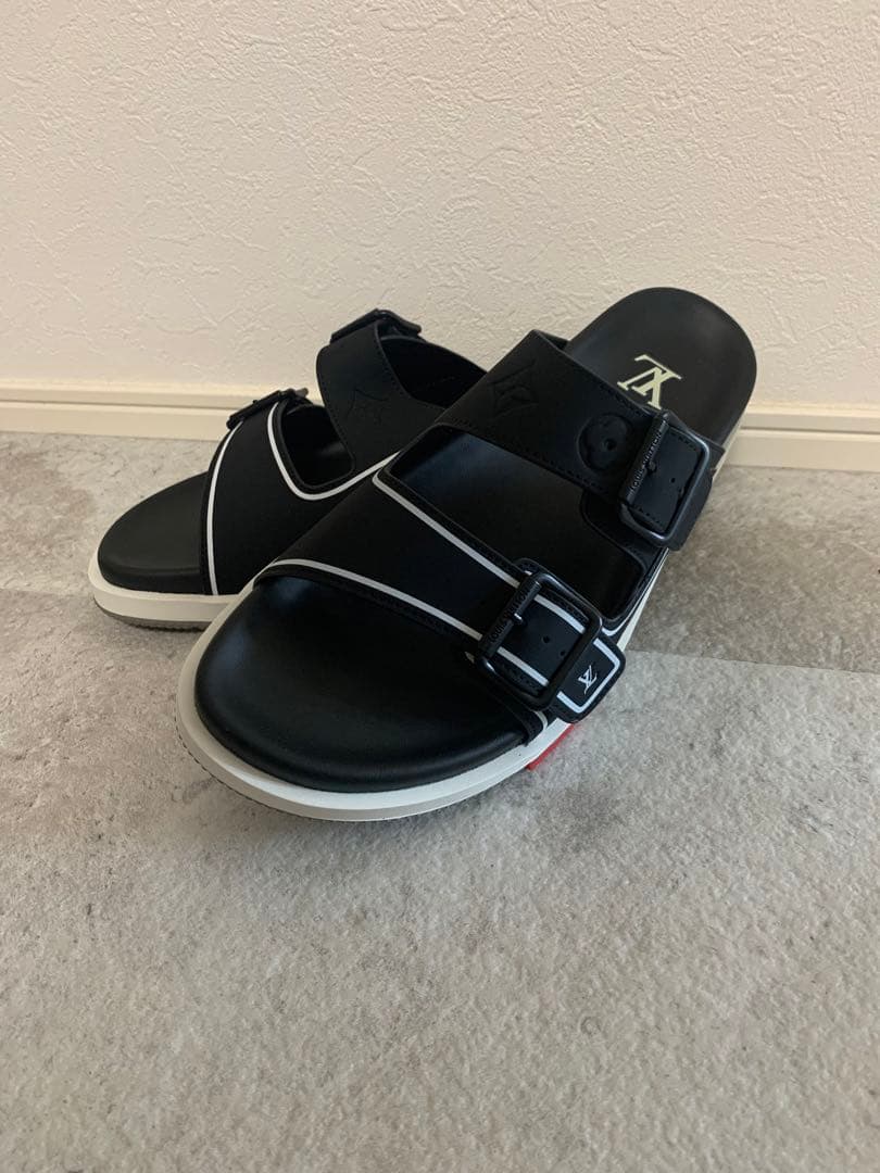 LOUIS VUITTONルイヴィトン LVトレイナー ライン サンダル 44