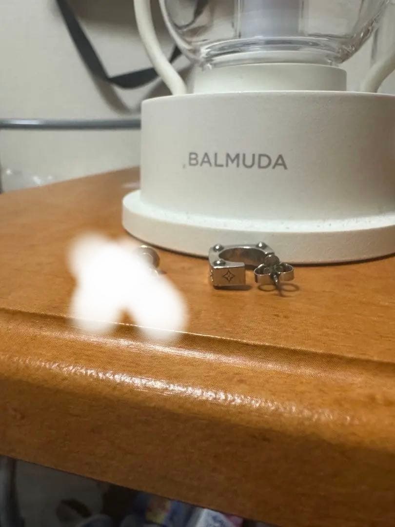 ルイ・ヴィトン ゴールド モノグラム シルバー ピアス 両耳　片耳