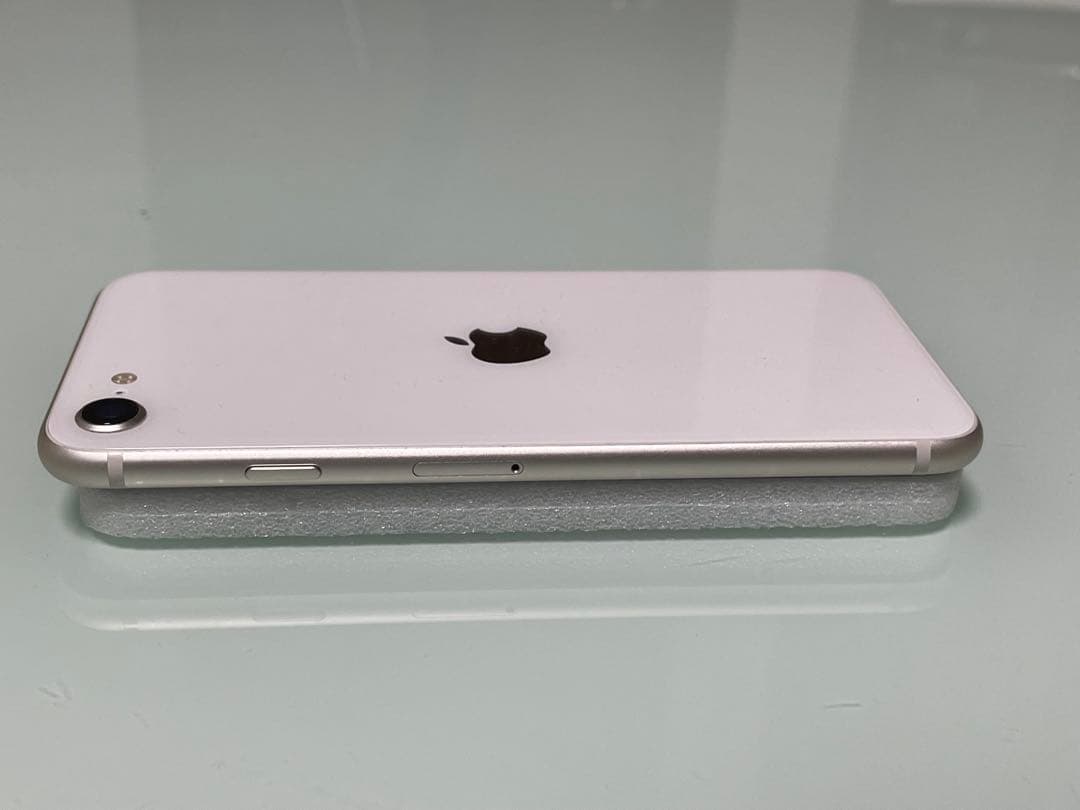 iPhone SE 第3世代 64GB バッテリー100%