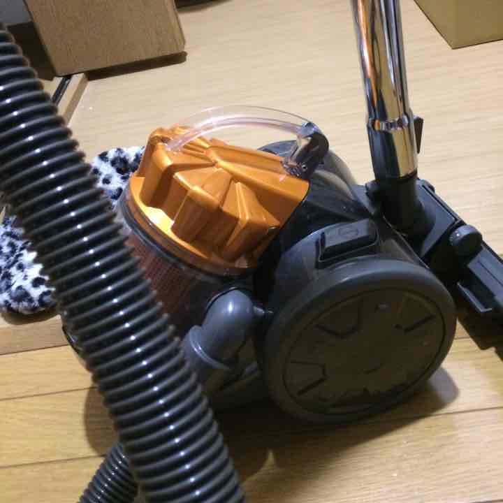サイクロンバキュームクリーナー