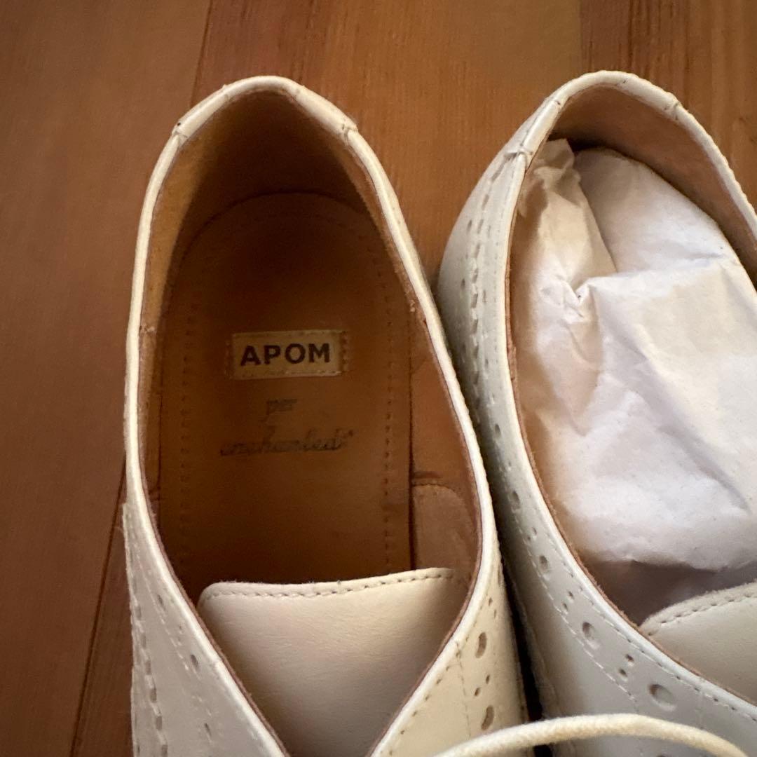 新品未使用APOM ホワイトウィングチップシューズ　40