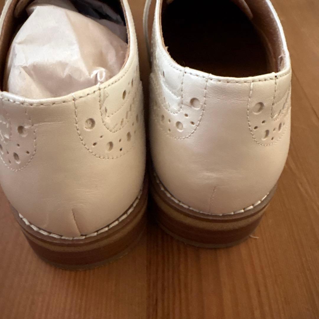 新品未使用APOM ホワイトウィングチップシューズ　40