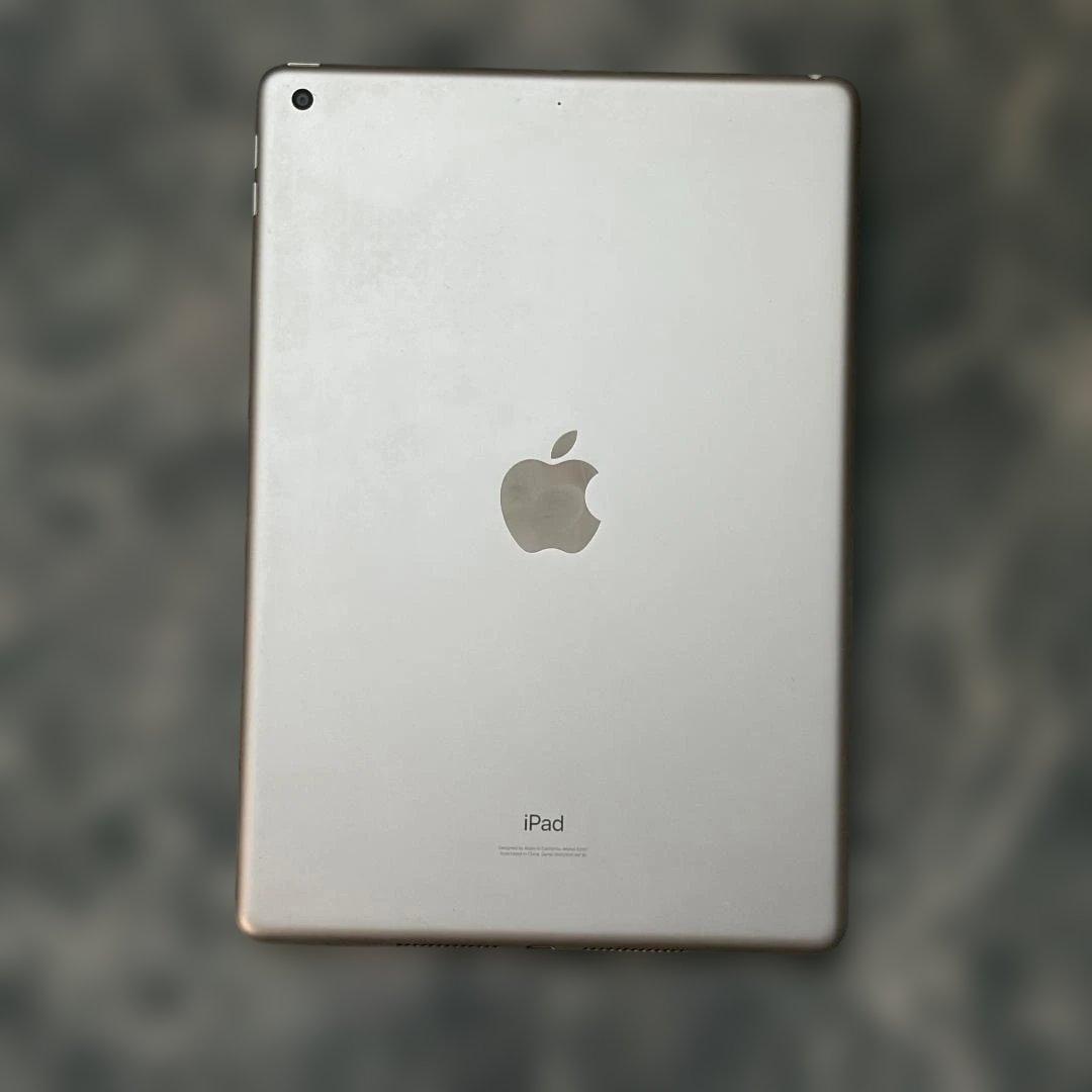 iPad 第７世代 128GB　スペースグレイ