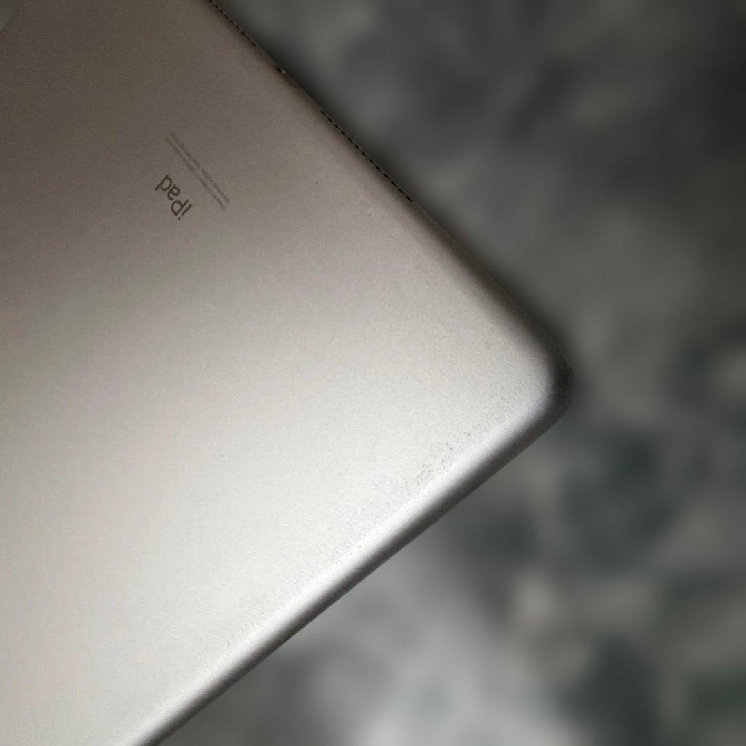 iPad 第７世代 128GB　スペースグレイ