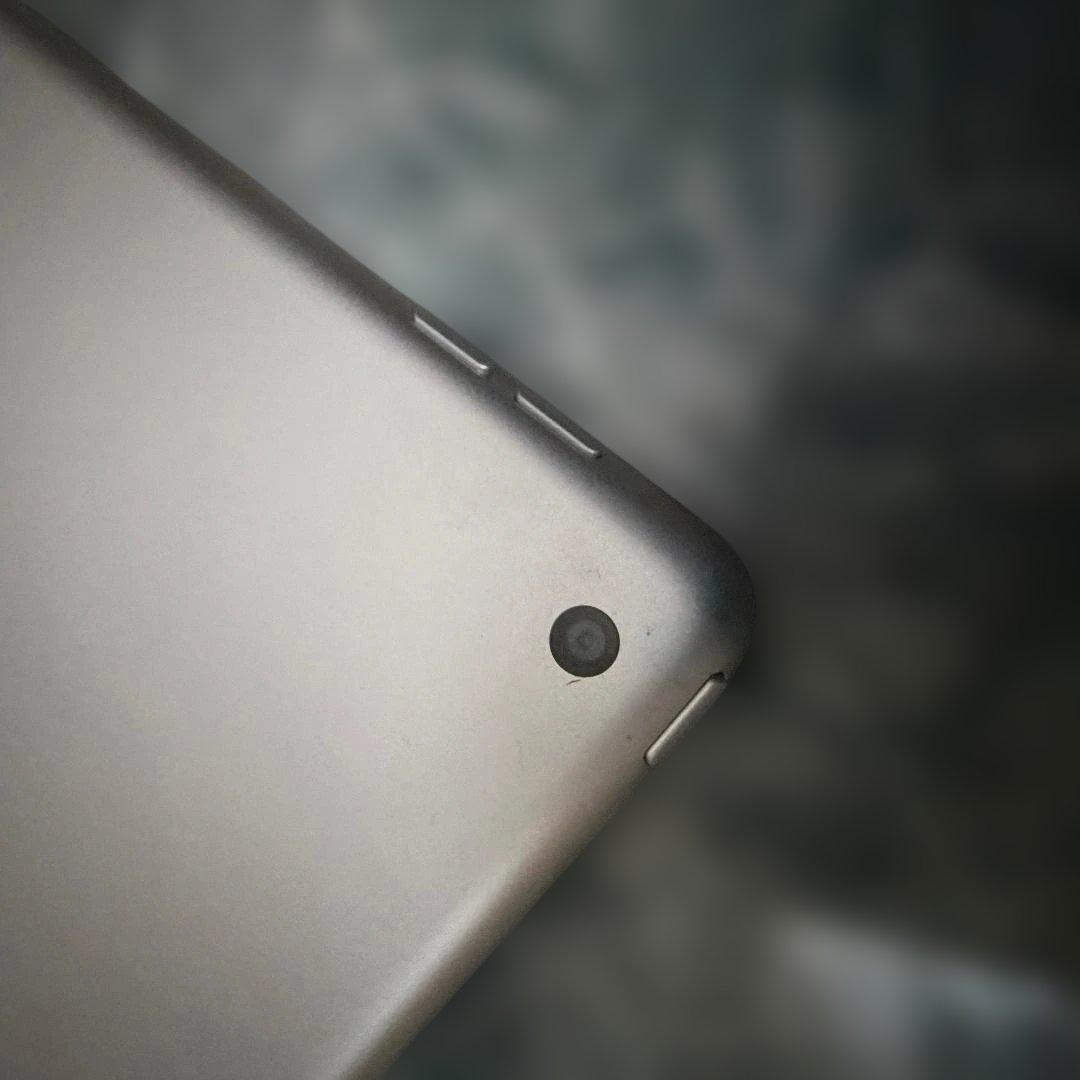 iPad 第７世代 128GB　スペースグレイ