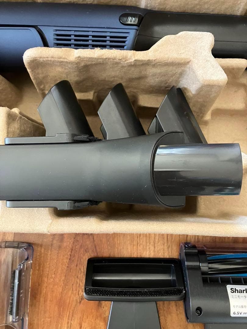 Shark シャーク EVOPOWER EX 充電式ハンディクリーナーWV405