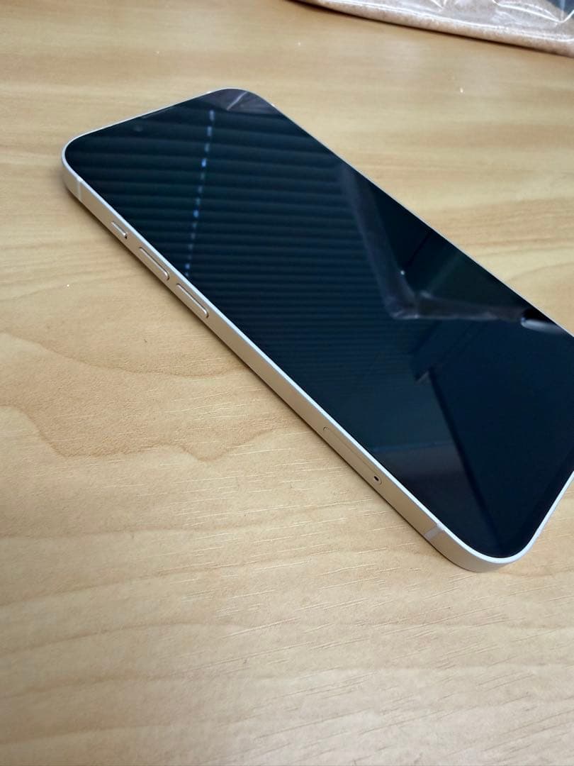 超美品！　Apple iPhone 13 ホワイト 本体