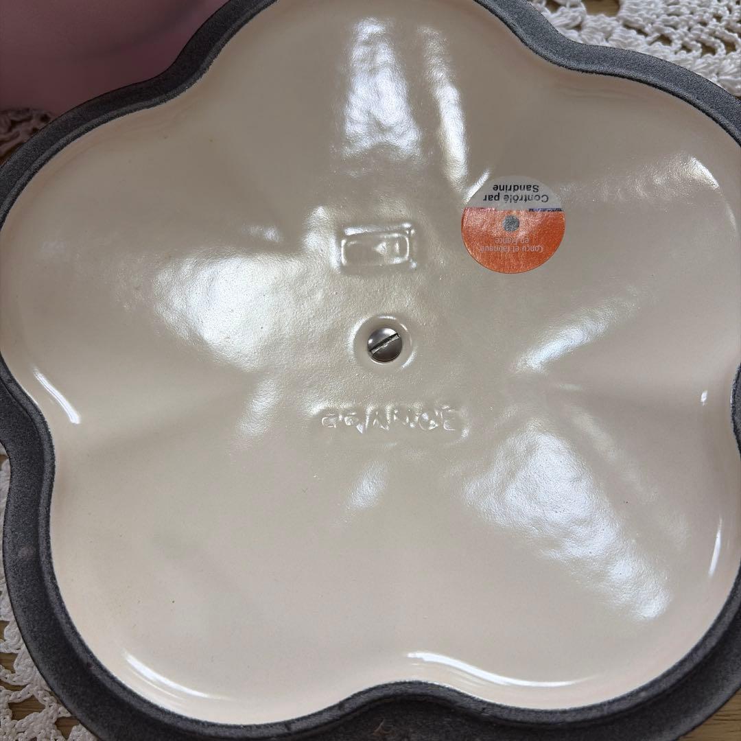 ルクルーゼフルール花形 鍋 ピンク