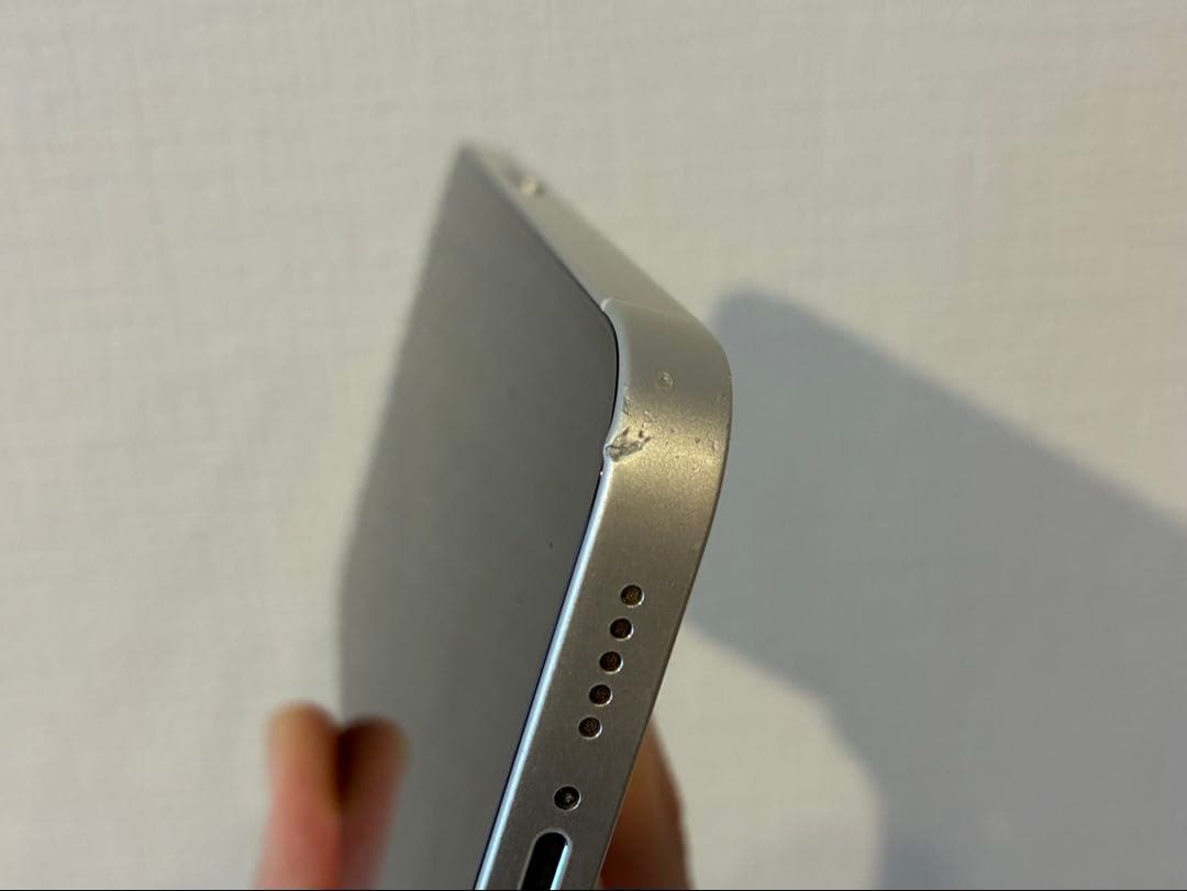 iPhone13 128GB 本体 ホワイト