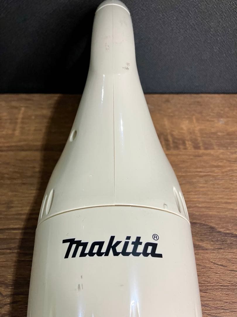 マキタ makita 充電式クリーナー CL1000W 本体