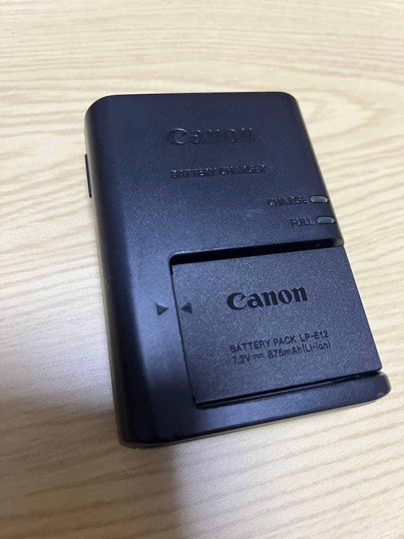 Canon EOS M100 ダブルズームEF-M15-45mm55-200mm