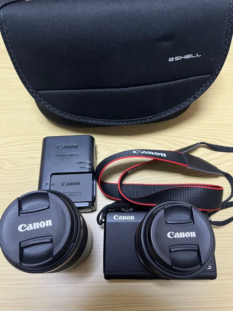 Canon EOS M100 ダブルズームEF-M15-45mm55-200mm