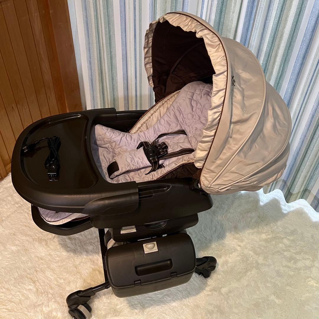 Combi CWLネムリラAT プレミアム 電動スウィング ハイローチェア